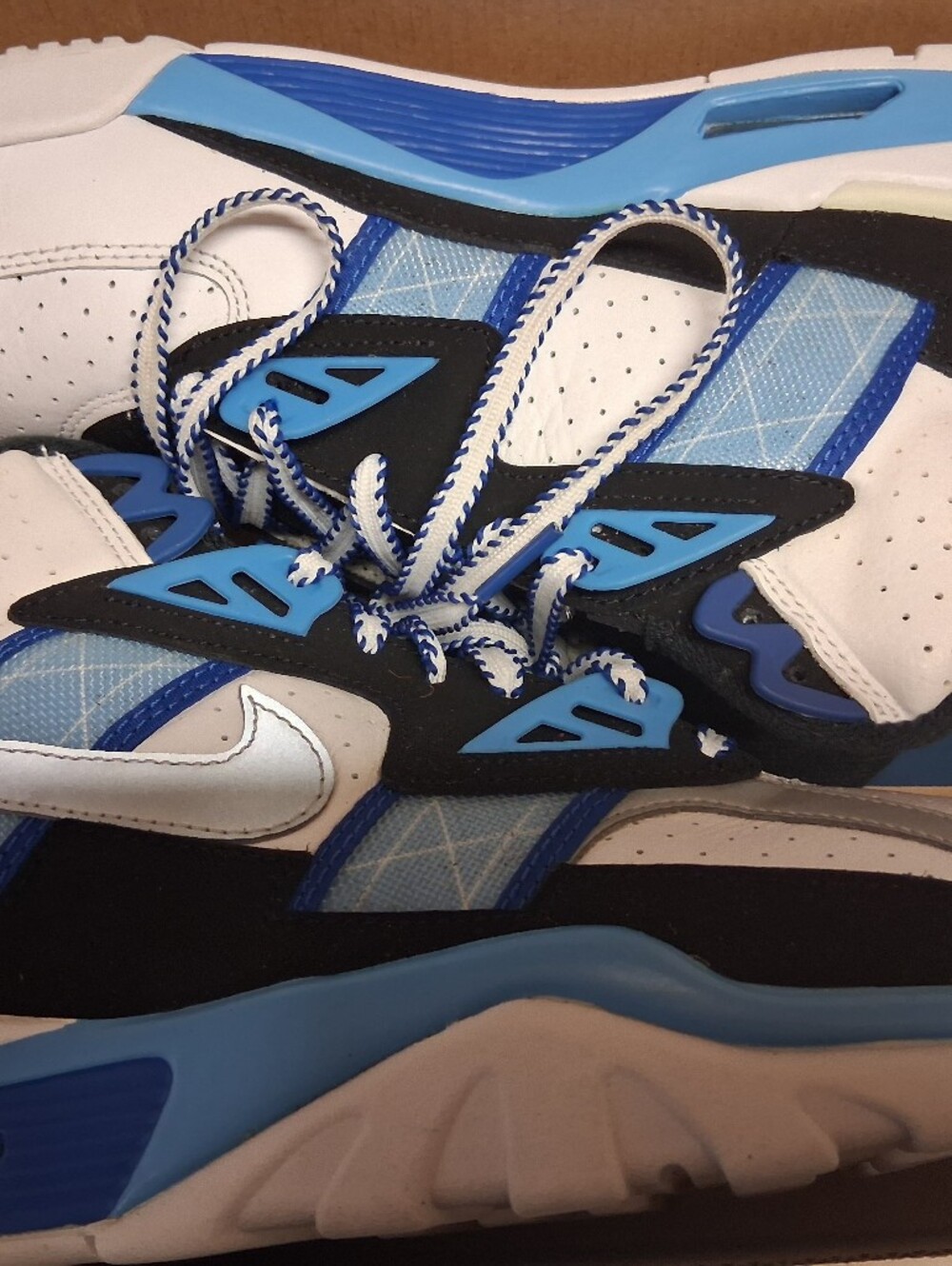 Nike White Black and Light Blue Sport Sneakers Bo Jackson Royals Baseball Shoes